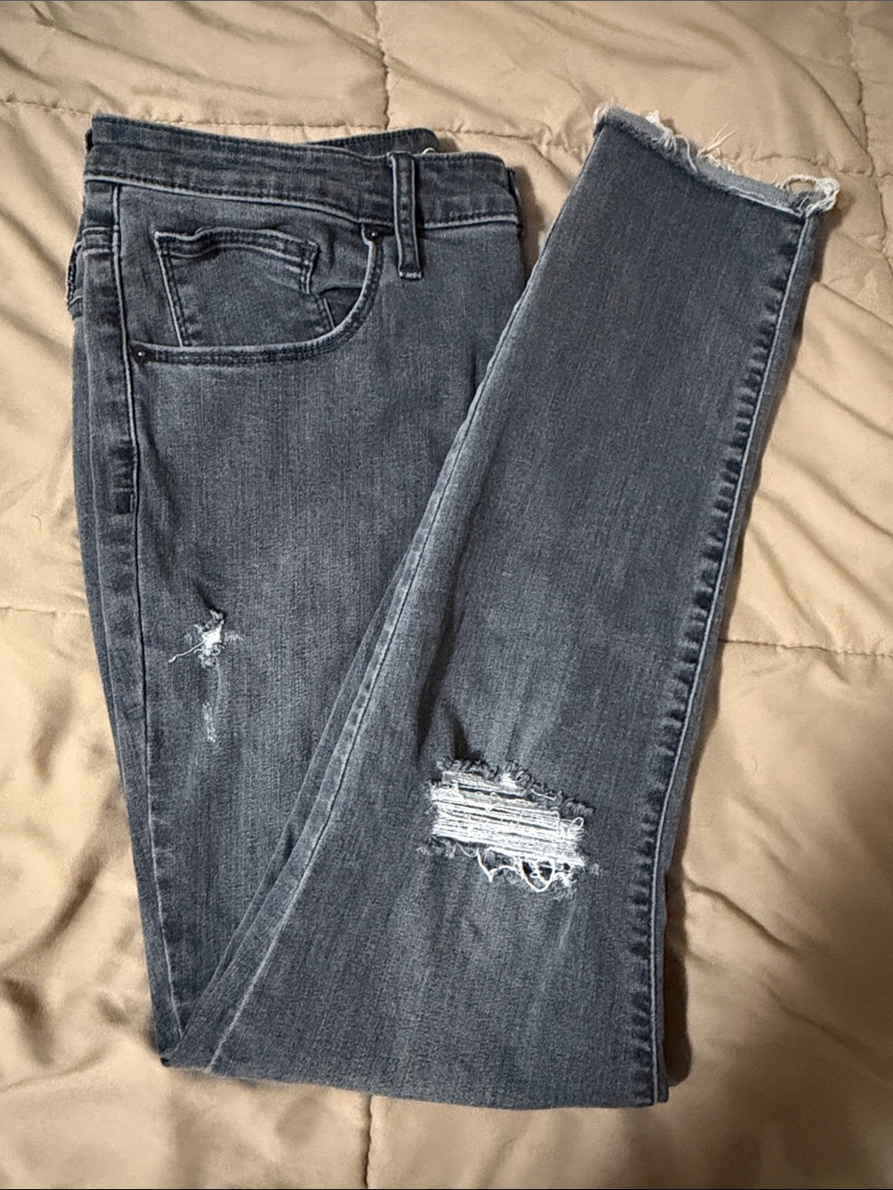 Women’s size 14 skinny jeans